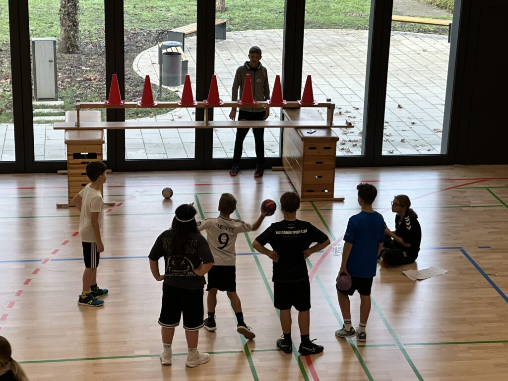 Handball begeistert Kinder an der Drais-Grundschule