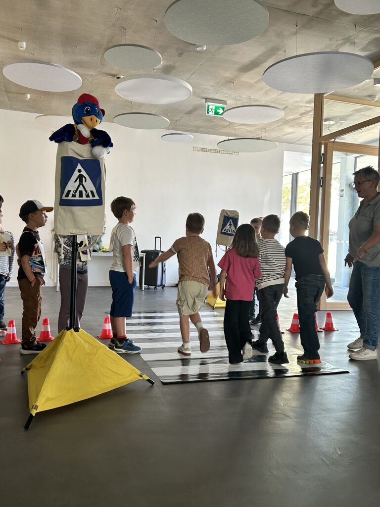 ADACUS zu Besuch in der 1. Klasse